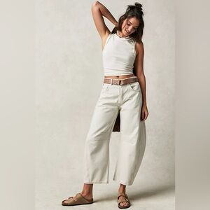 NWT Free People We The Free Lucky You Mid-Rise Barrel Jeans in Milk Size 25.